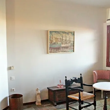 λαδάς, Ladas Villa *