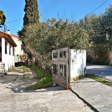 Villa λαδάς, Ladas *